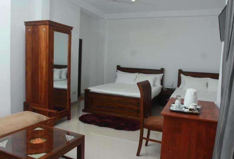 Kings Gate Airport Transit Hotel Katunayaka Buitenkant foto