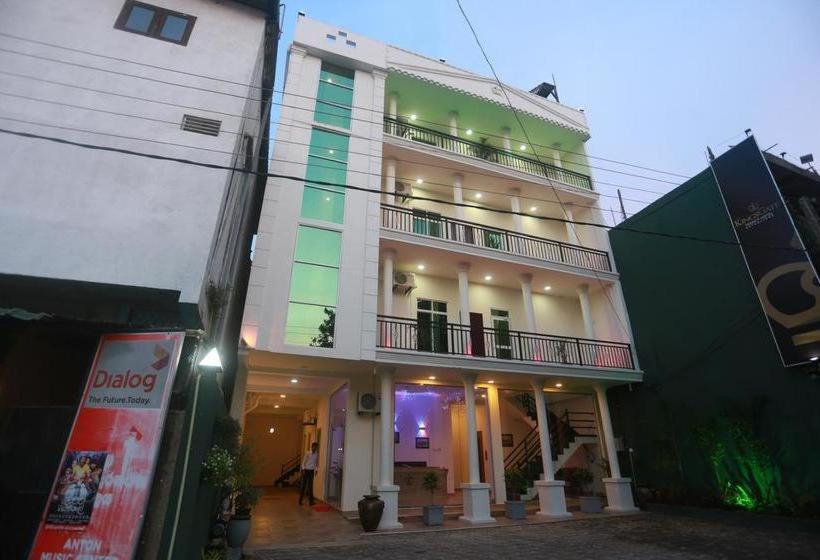 Kings Gate Airport Transit Hotel Katunayaka Buitenkant foto