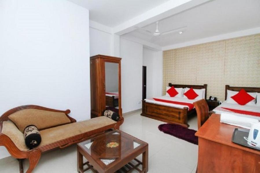 Kings Gate Airport Transit Hotel Katunayaka Buitenkant foto