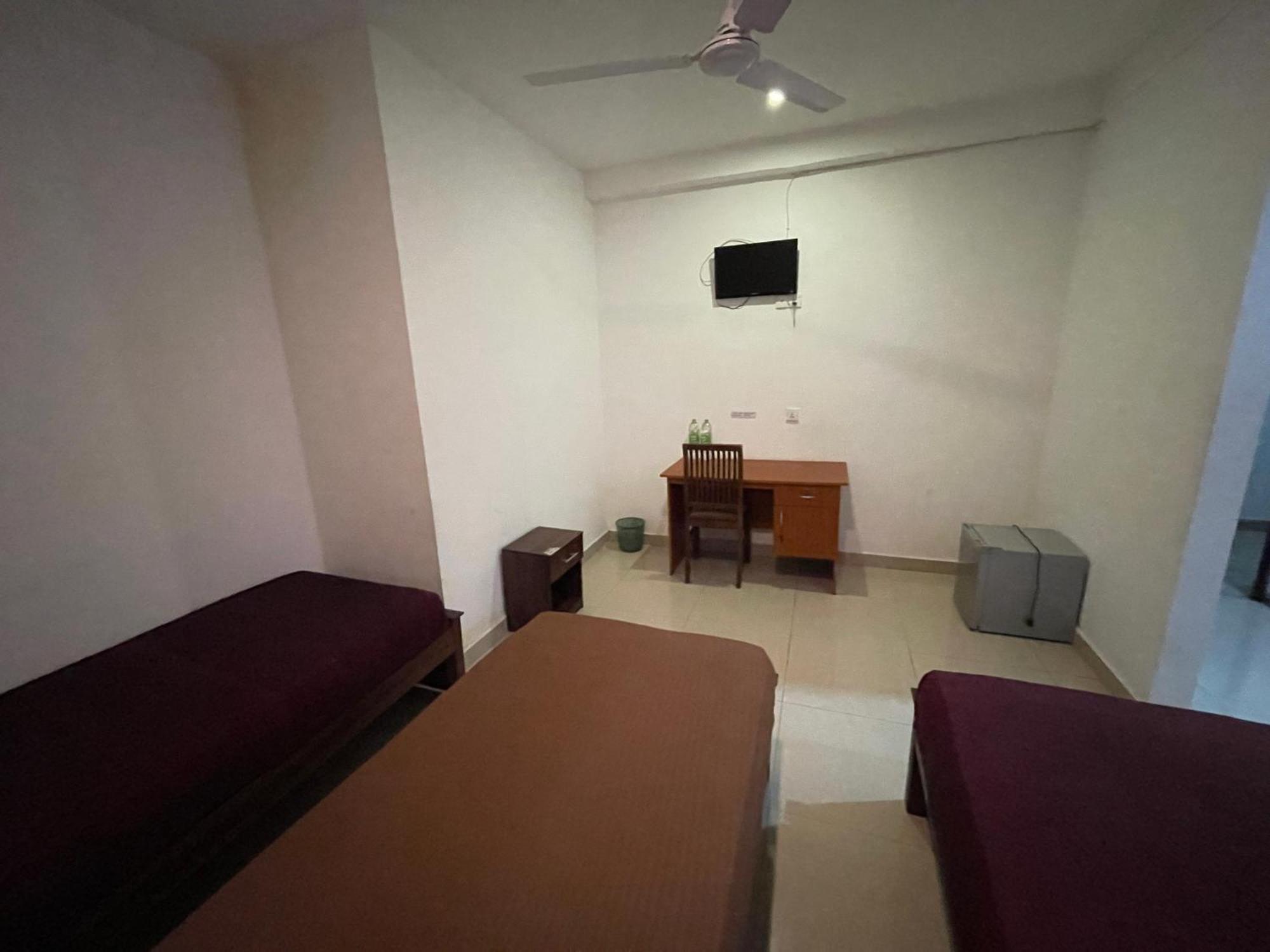 Kings Gate Airport Transit Hotel Katunayaka Buitenkant foto